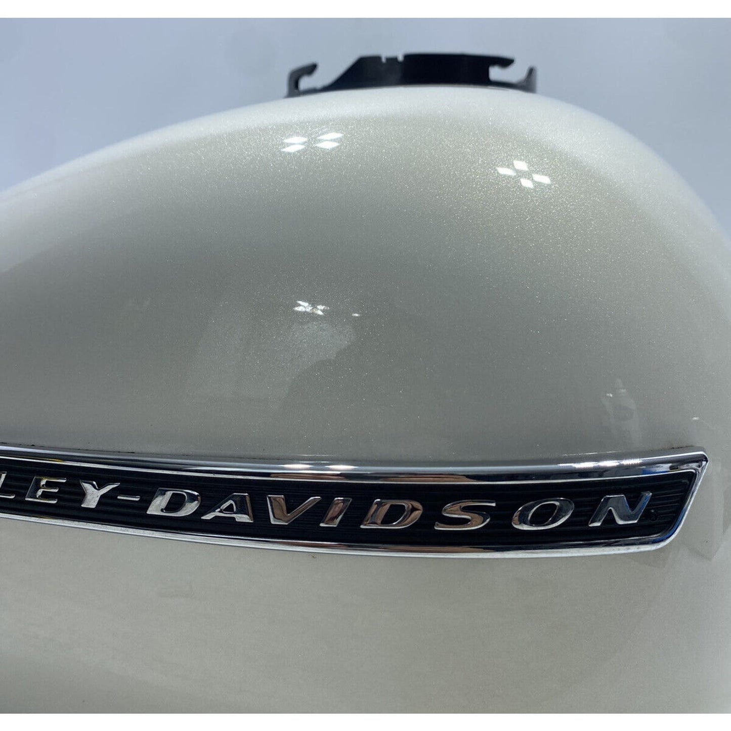 Harley Davidson Gas Fuel Tank White Pearl Street Road Glide 08-21