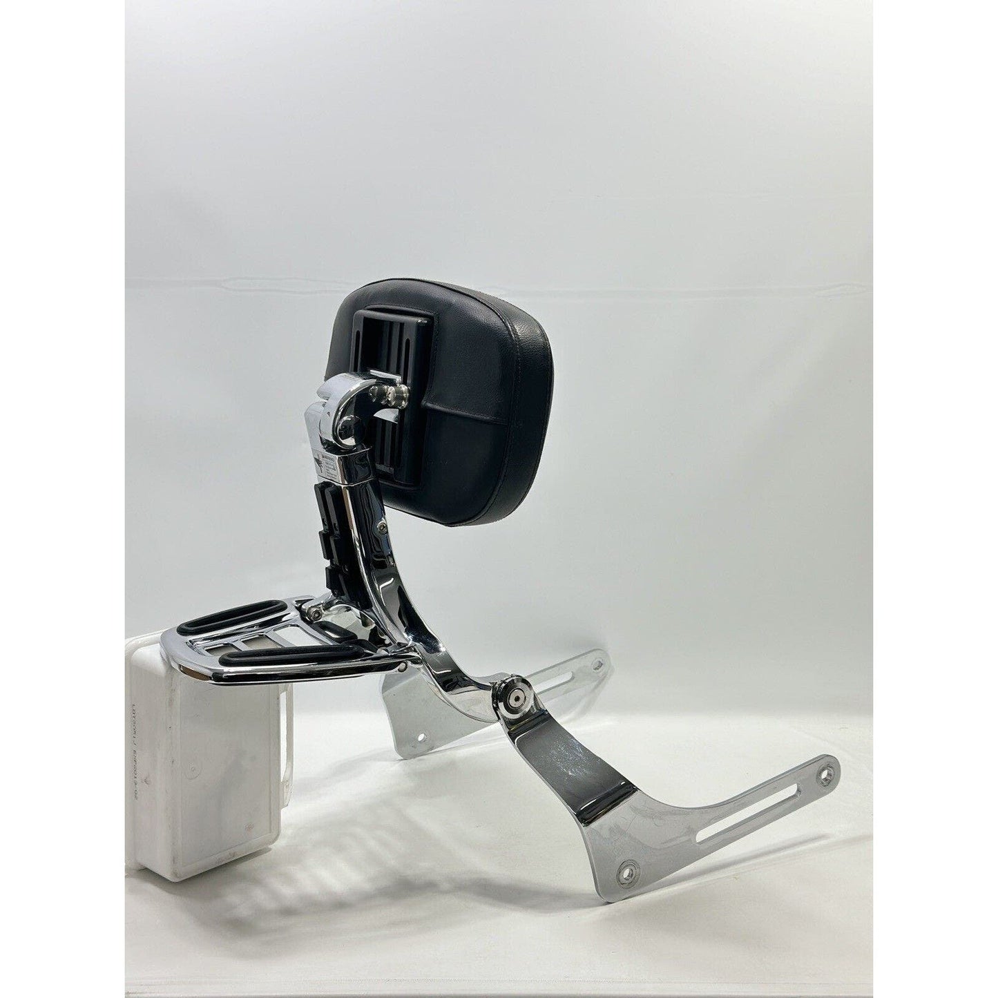 Kuryakyn Multi-Purpose Backrest 18-23 Harley Softail Breakout Fatboy FXBR FLFB