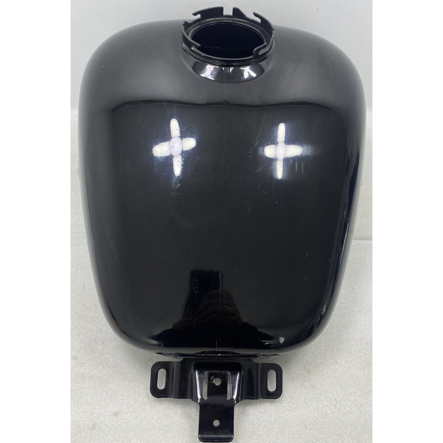 08-17 HARLEY TOURING BLACK GAS TANK FLHX STREET GLIDE ROAD GLIDE-SMALL DENT